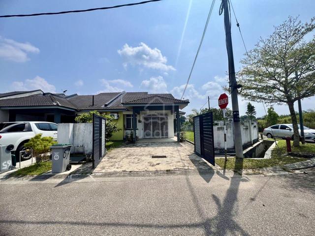 Kota Tinggi TAMAN R.E.M Single Storey BIG CORNER LOT with land NEGO 1