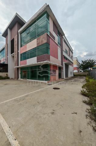 SILC medium industrial iskandar puteri SemiD factory lift 1