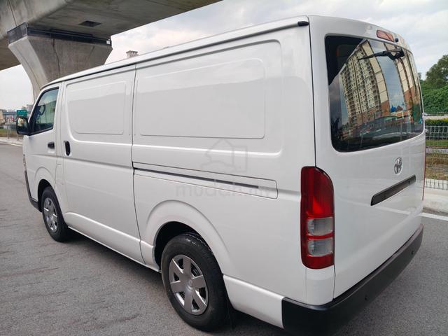 2017 Toyota HIACE 2.5 (M) Panel Van - 5