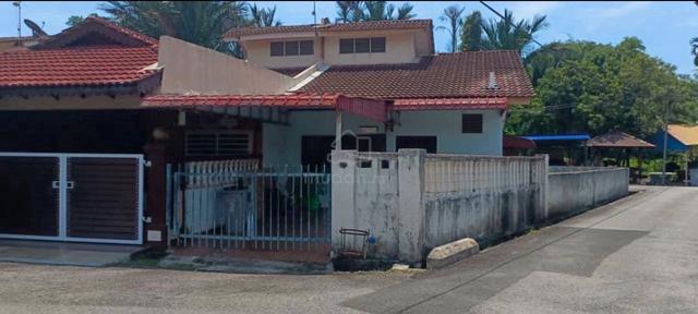 Batu berendam end lot single storey 1