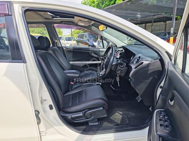 2012 Honda STREAM RX-Z 1.8 (AUTO) - 4