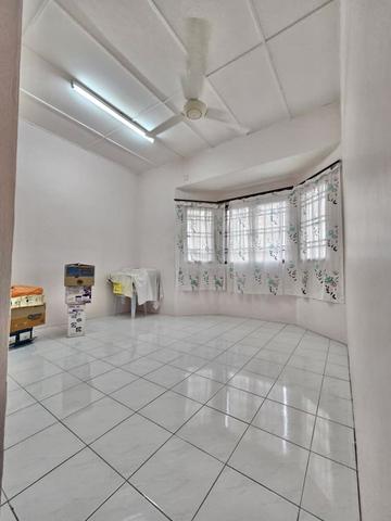 Full Loan Pulai Indah 2 Storey Medium Low Cost House Kitchen Extended 5