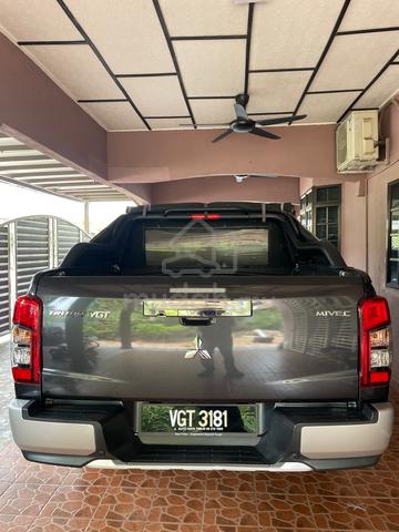 2021 Mitsubishi TRITON 2.4 VGT PREMIUM MY19 L200 - 2