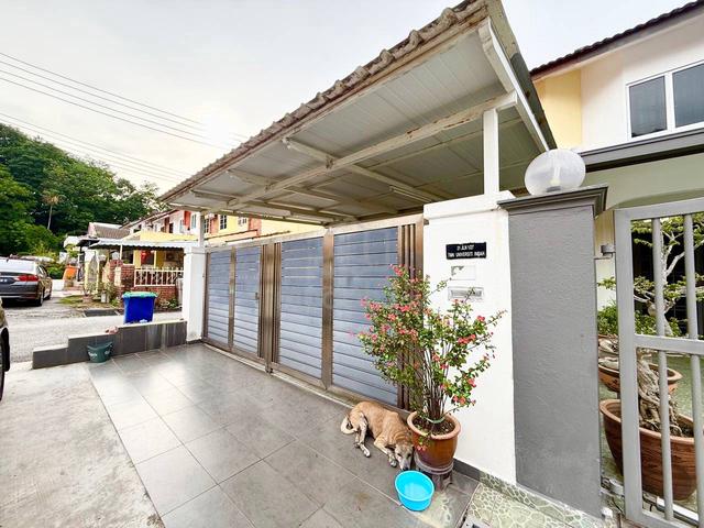 End Lot 🔥 Renovated & Fully Furnished | Freehold Seri Kembangan 🏡 1