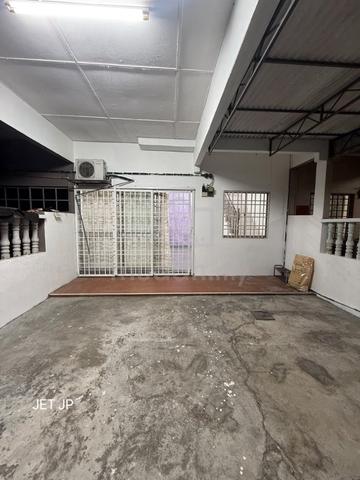 For Rent Taman Sentosa Klang double storey house kitchen cabinet 1