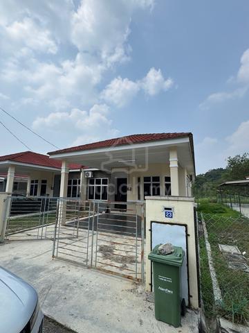 Rumah Semi D 3Bilik/2Blk Air 4KM dari HOSHAS 1