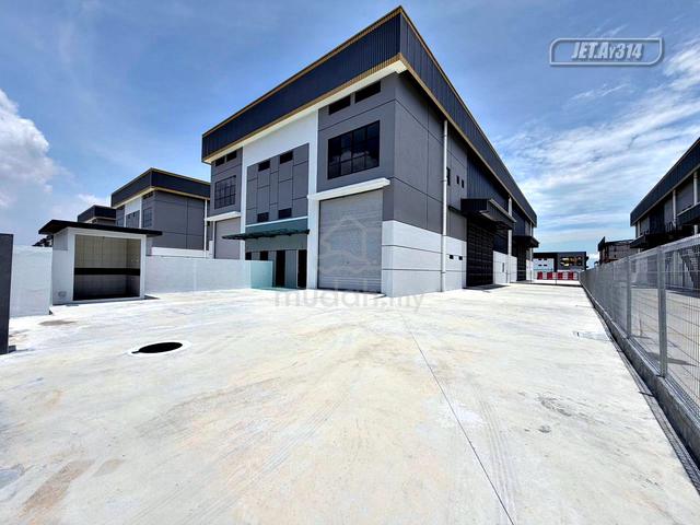 Near WCE & ECRL 🚛 Cluster Semi-D Factory Kapar Klang 4235sf  1