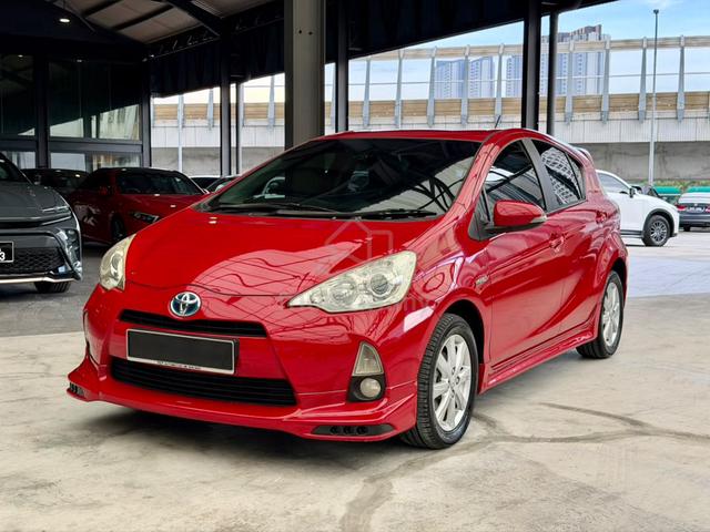 2014 Toyota PRIUS C 1.5 HYBRID 1 LADY OWNER - 1