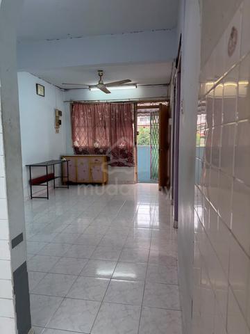 Flat Taman Ungku Tun Aminah 1