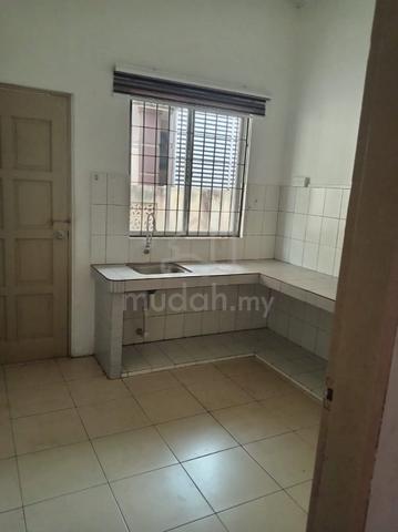 TAMAN UNIVILLA House For Rent 1