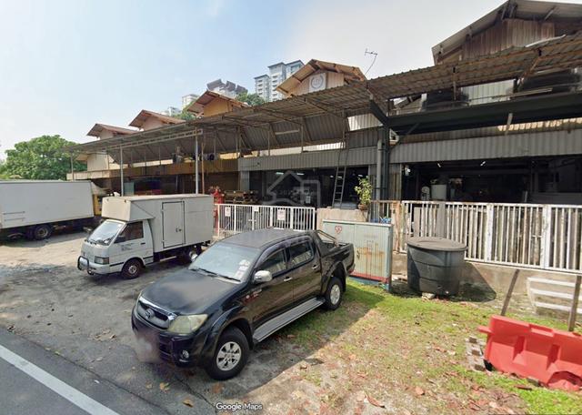 Factory with 1.5 Storey for Rent 1