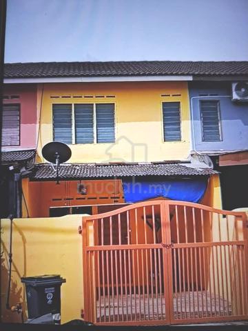 Double storey low cost landed @ pasir gudang for rent 1