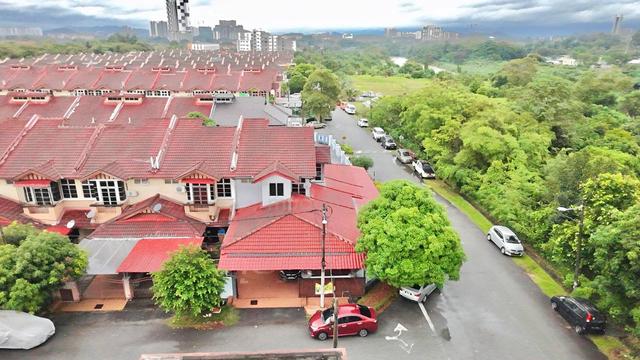 Corner Unit + Extended 🔥 2 Storey Terrace Seksyen 3 Bangi. 1
