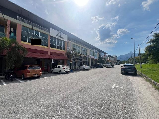 First Floor Corner Shop at Menglembu 3