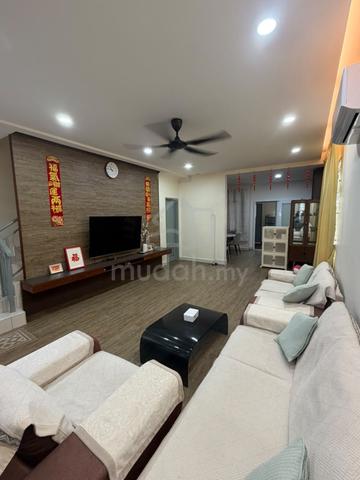 Endlot, Fully Renovated, 2 Storey @ Taman Sierra Perdana, Masai 1