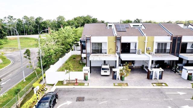 CORNER LOT 2 Storey Serimba, Laman Tasik, Bandar Bukit Mahkota 1