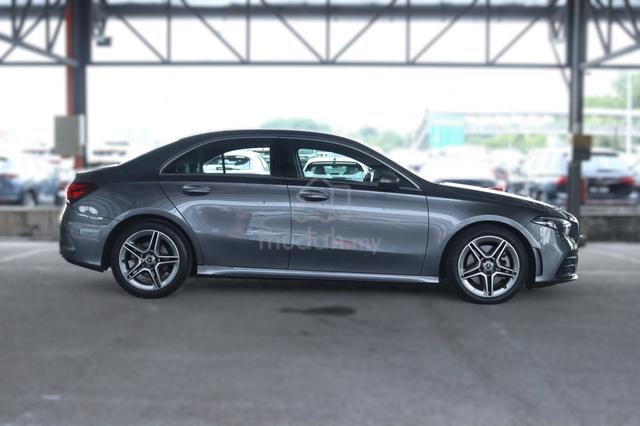 2022 Mercedes Benz A250 2.0 AMG Sedan FSR/Warranty - 4