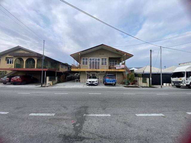 Two Storey House Facing Main Road at Kampung Baru Selayang 1