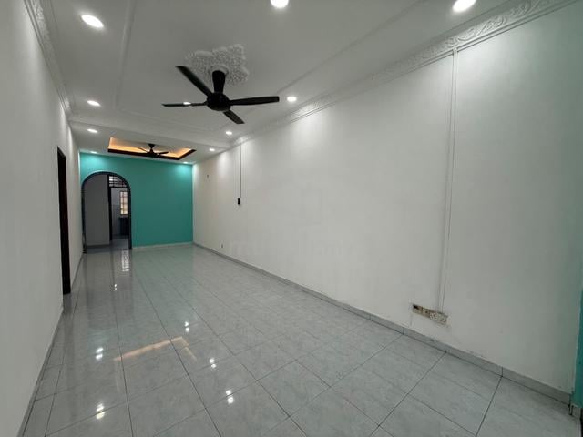 Bukit indah, single storey terrace, 3bedroom, walking distance to bus 1