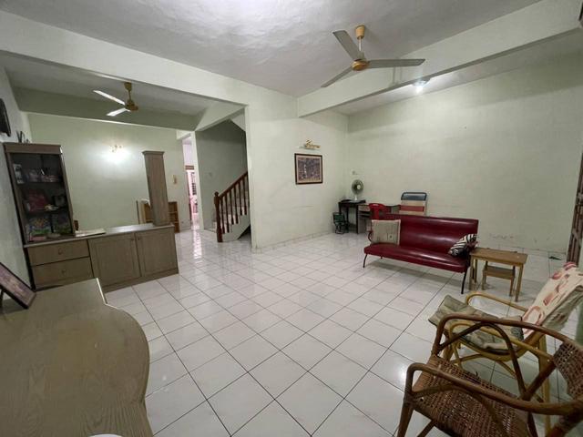 Ipoh Garden / 2 Storey Terrace / 20x70 / Kitchen Fully Extended 1
