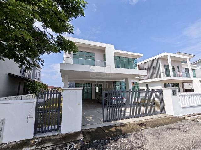 2-Storey Bungalow with 4 Room 5 Bathroom @ 98 Residence, Bukit Minyak 1