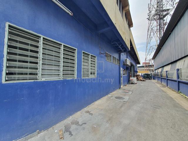 Seri Kembangan Serdang 1.5 Sty Semi D Factory easy access from highway 1