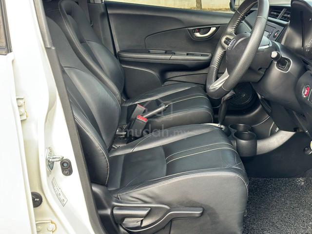 2017 Honda BR-V 1.5 V -- (A) low miles F/L - 4