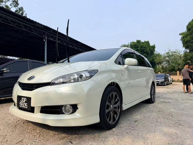 Toyota Wish 1.8 Facelift (A)2010 - 3