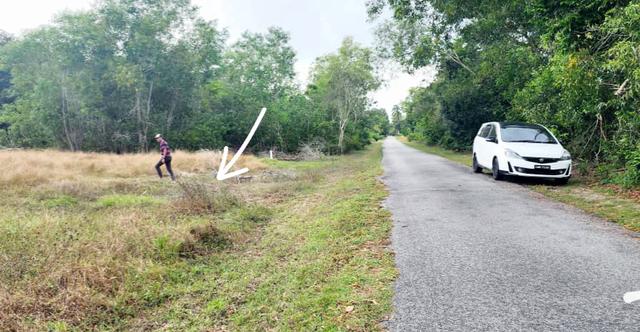 Lot 873m depan Sekolah Gong Batu Kuala Setiu Terengganu 1