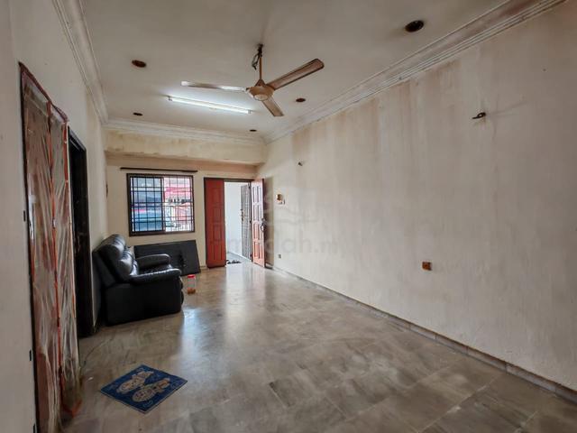 Single Storey Terrace fully extend at Johor Jaya for Sale!! 1