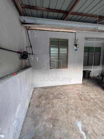 Untuk Disewa. Taman Rosa 1