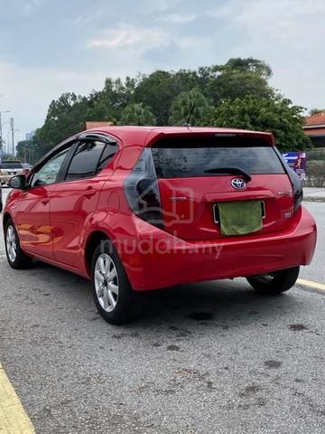 2012 Toyota PRIUS C 1.5 (HYBRID) (A) - 4