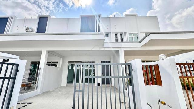 RUMAH TERES DATO ONN PERJIRANAN 14/ LOW DEPO/ 3Bed / BRAND NEW UNIT 1
