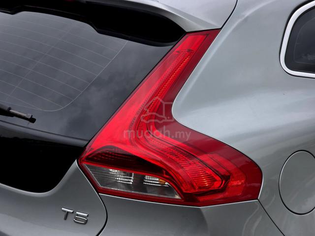 2014 Volvo V40 2.0 T5 (A) - 4