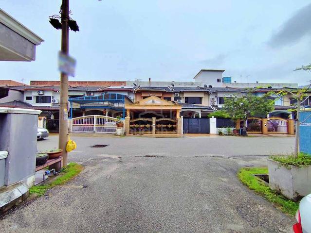 2 Storey Terrace House in  Taman Bayu Perdana, Klang, Selangor 2
