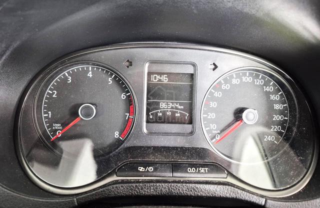 2017 Volkswagen VENTO 1.6 COMFORTLINE (A) - 4