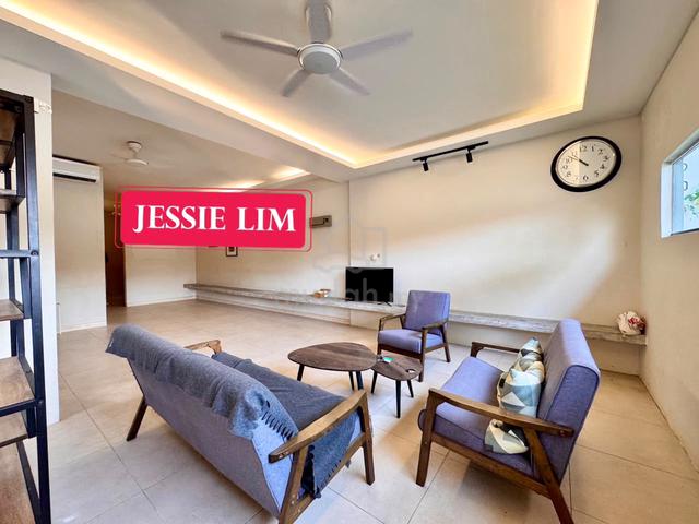 Jelutong CORNER Landed WORTH RENT Furnished Renovated more Parkings 1