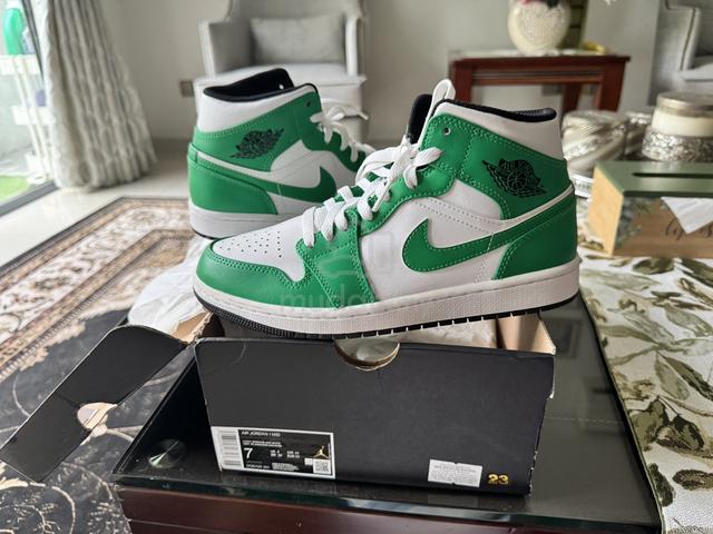 nike air jordan 1 mid sale