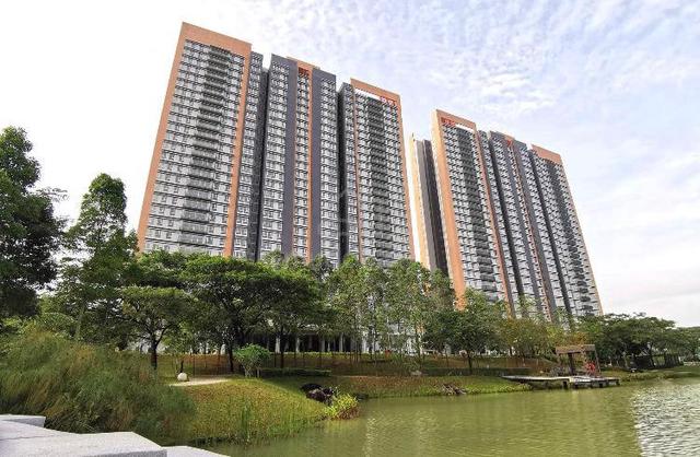 Emerald Hills 1