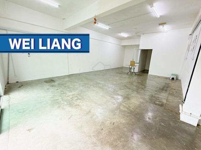 Pine Valley [2000sf] FACING MAIN ROAD l 1 PARKING BAY l Air Itam 1