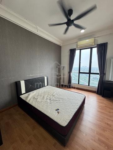 the platino apartment / beside paradigm mall / room for rent/ bustociq 1