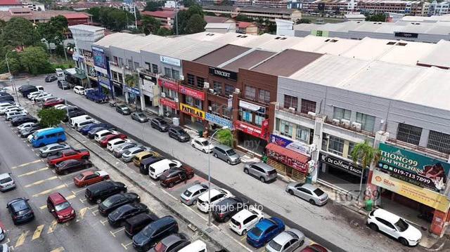 Bayu Tinggi 3 Storey Shoplot Facing Mainroad For Sell 22x70 Freehold 1