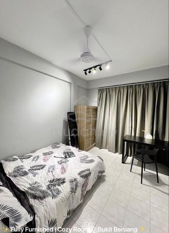 MIDDLE ROOM for RENT ❤️✨ 1