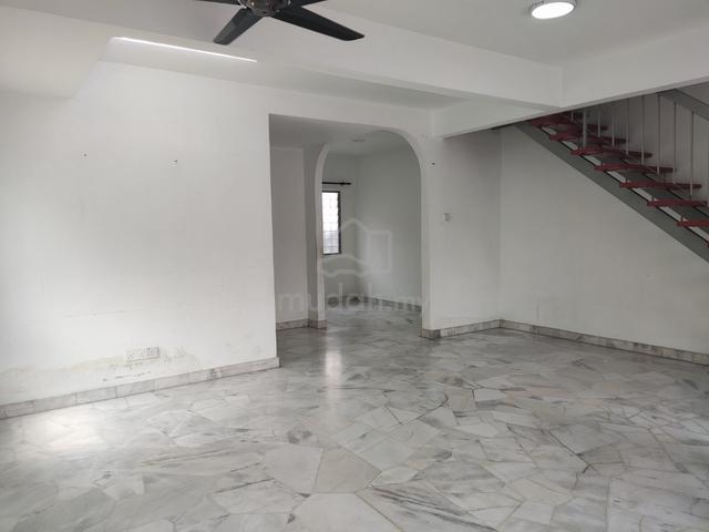 PJ Sunway Pyramid PJS 7 double storey corner landed, balcony, spacious 2
