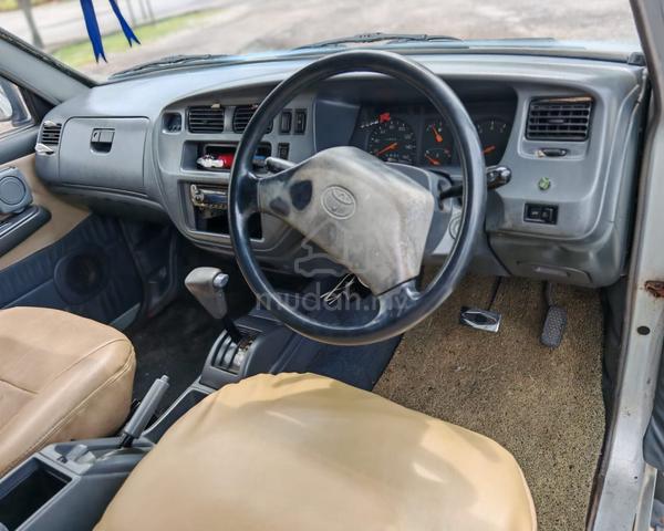 2001 Toyota UNSER 1.8 GLI FACELIFT (A) - 4