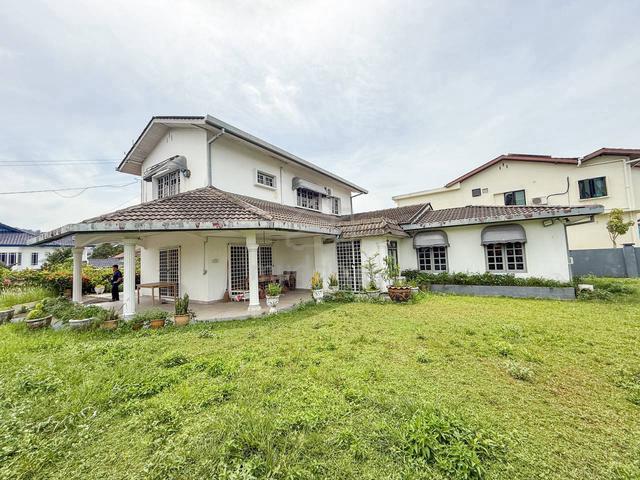 SPACIOUS 💥 CORNER LOT 2 Storey Bungalow Taman Perwira Dua Ampang 1