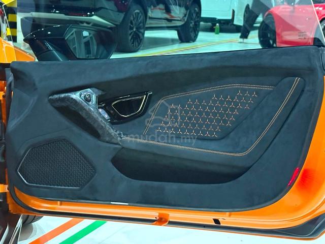 2017 Lamborghini Huracan Performante LP640-4 - 5