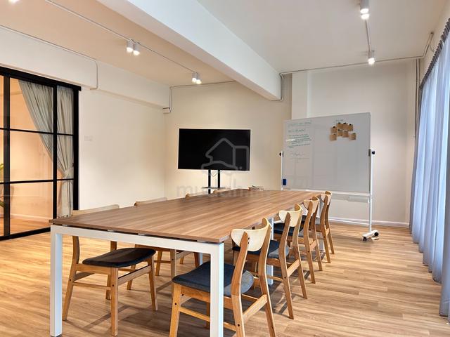 Modern Muji-Style Fully Equipped Commercial Space 1