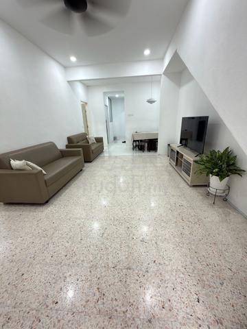 Ground Floor Cluster House Fully Renovated,Extend @ Semarak Api Farlim 1