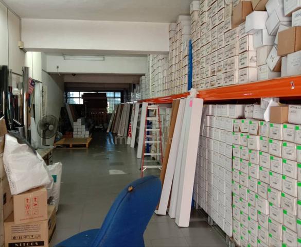shoplot fot rent 1